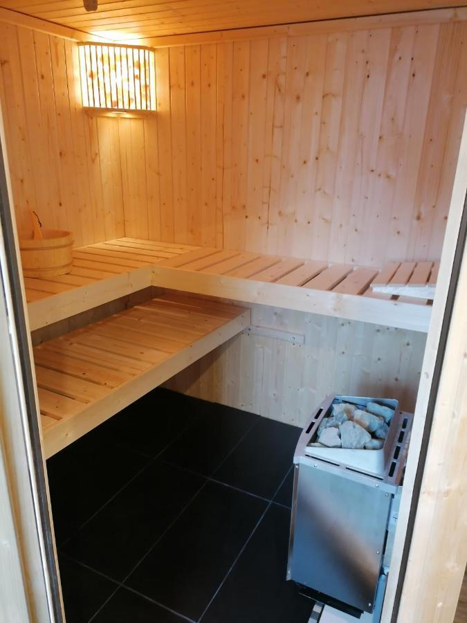 Ferienwohnung Christine Mit Sauna Und Whirlpool Utzerath Luaran gambar