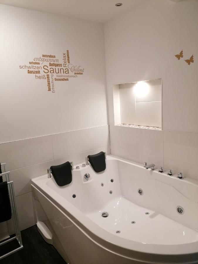 Ferienwohnung Christine Mit Sauna Und Whirlpool Utzerath Luaran gambar