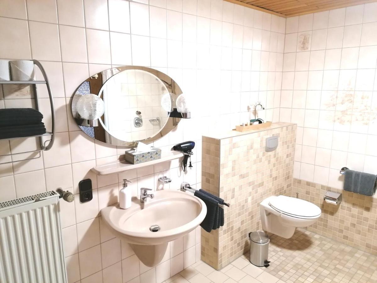 Ferienwohnung Christine Mit Sauna Und Whirlpool Utzerath Luaran gambar